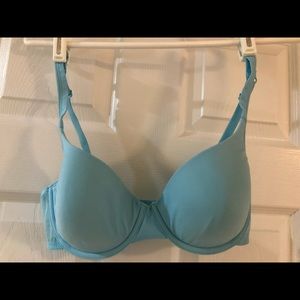 Gap t shirt bra